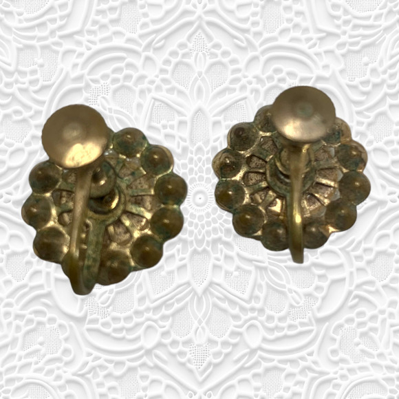 Vtg 1950's Petite Cameo Rhinestone Frame Screw Back Earrings Romantic Victorian - Picture 3 of 5